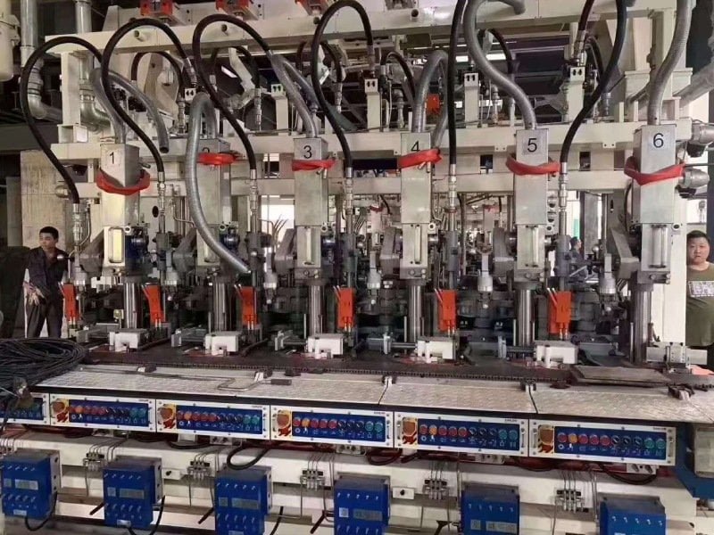 Automated cosmetic packaging manufacturing and assembly line
