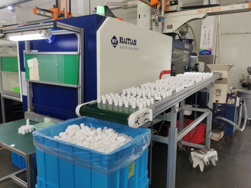 High precision cosmetic packaging injection molding workshop